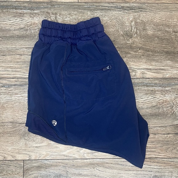 LULU LEMON SHORTS (6) - Picture 2 of 4